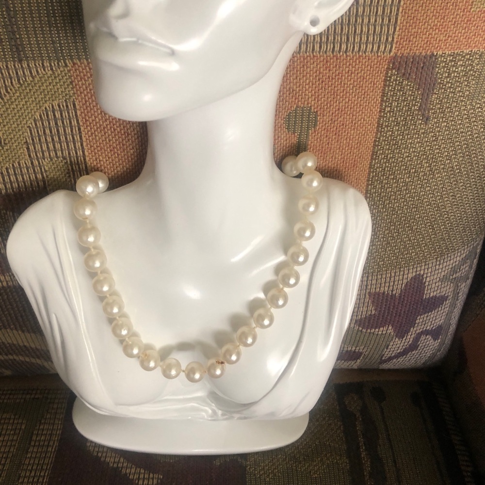 Vintage Elegant Pearl Necklace